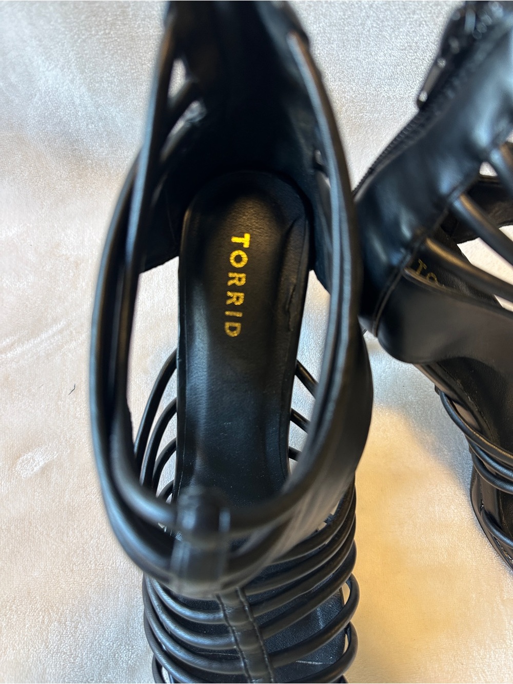 WOMENS Torrid BLACK STRAPPY 4" Heels with Peep Toes Size 12 - Picture 2 of 7
